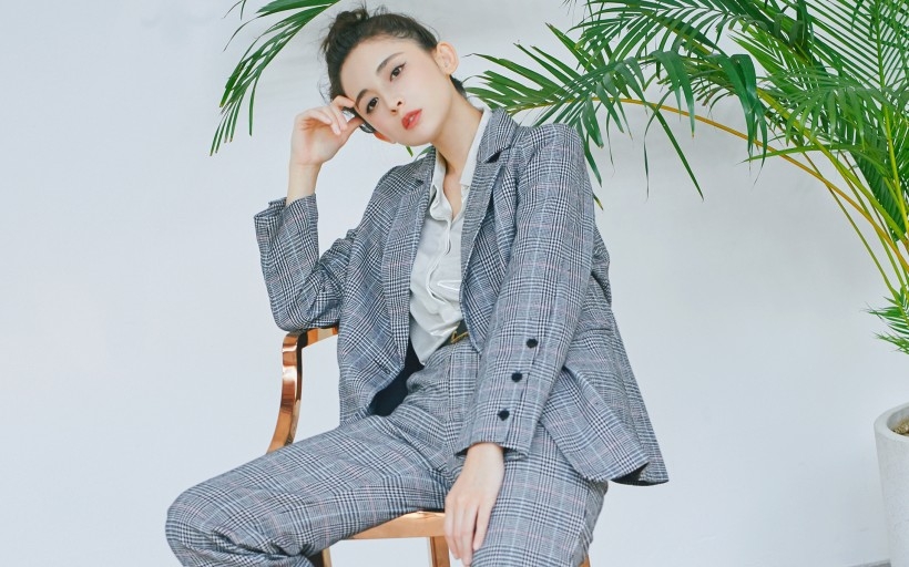美女明星古力娜扎时尚写真桌面壁纸