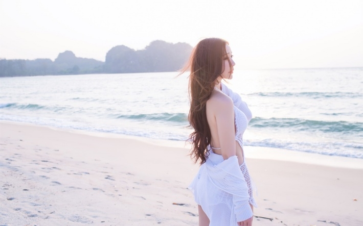 性感美女海边高清泳装图片壁纸