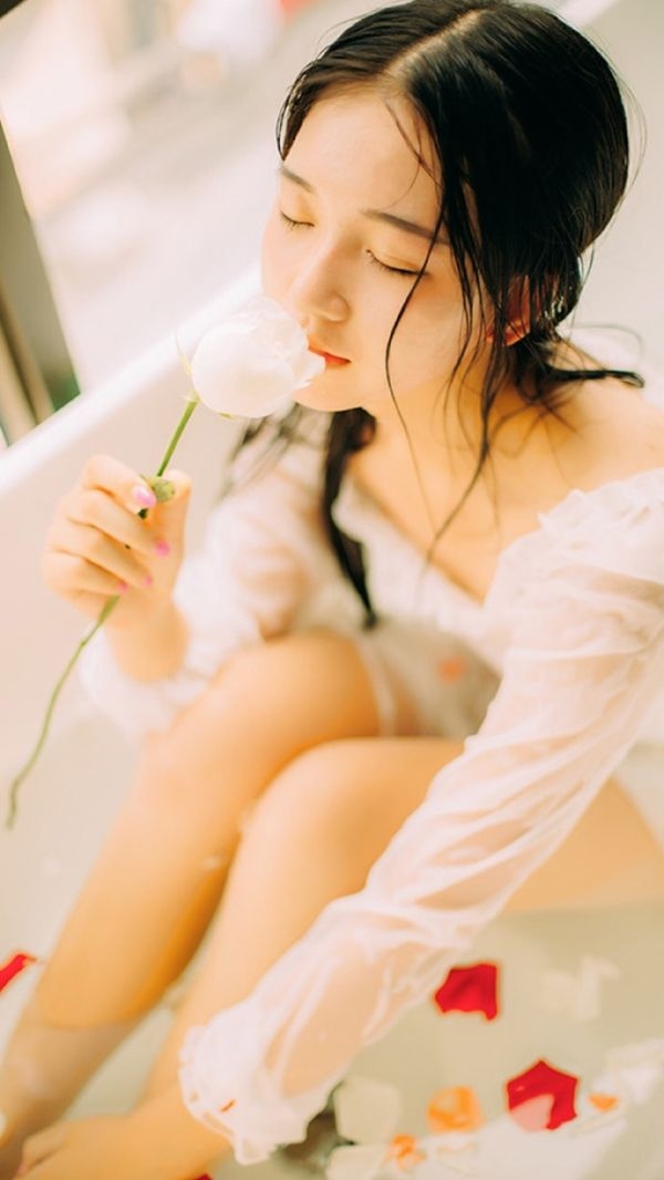 故事谁都有也没人缺酒唯美意境图片