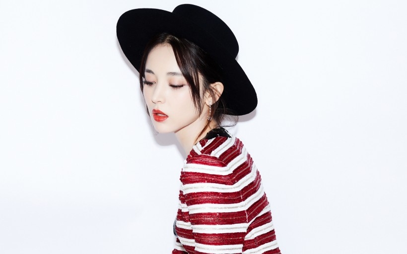 美女明星古力娜扎时尚写真桌面壁纸