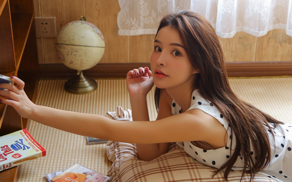 清凉素颜美女写真壁纸图片