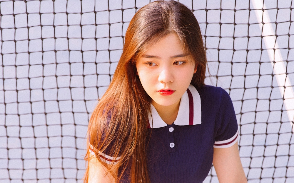 养眼长发美女甜美写真高清图片壁纸
