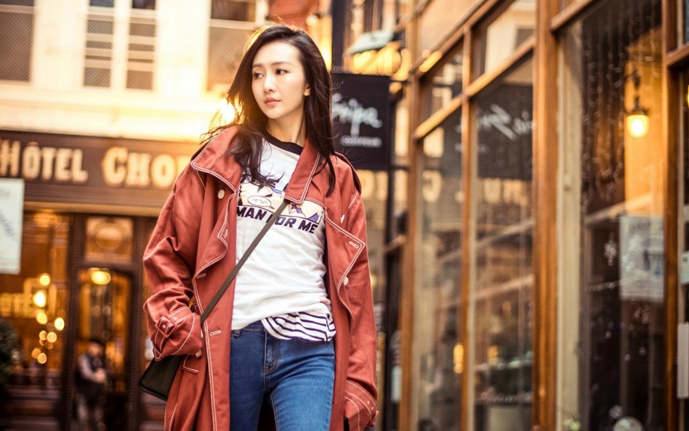 美女明星王鸥清新时尚街拍电脑桌面壁纸