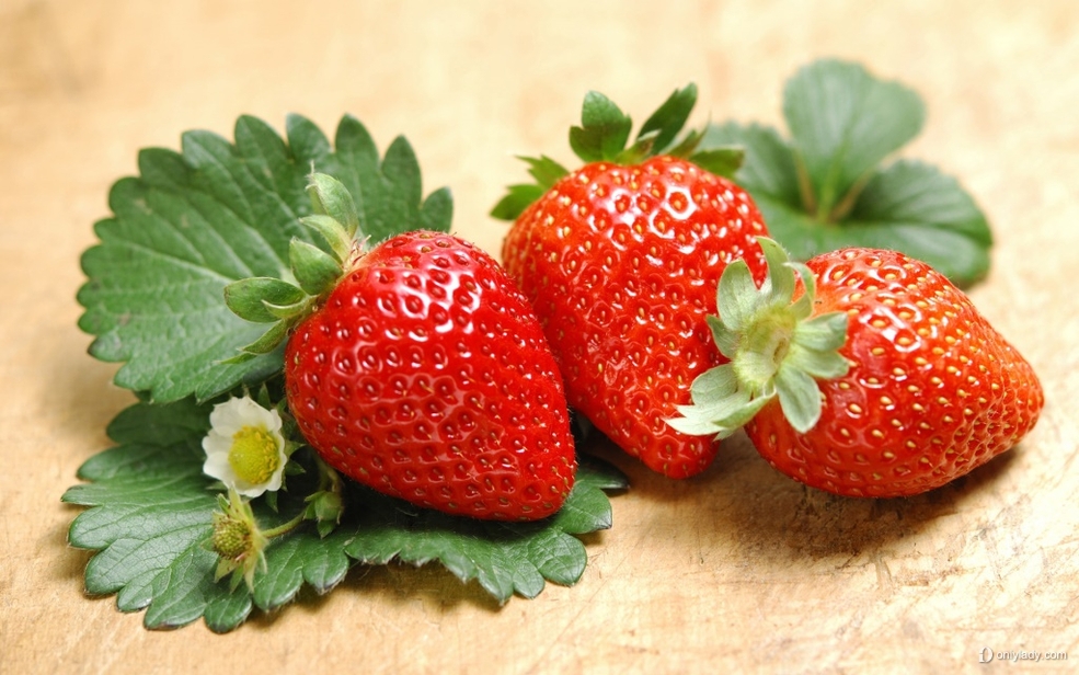 夏日甜心草莓美食图片