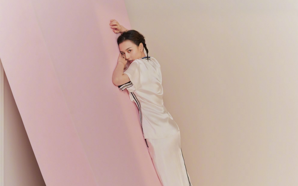 宋祖儿芭莎写真壁纸图片