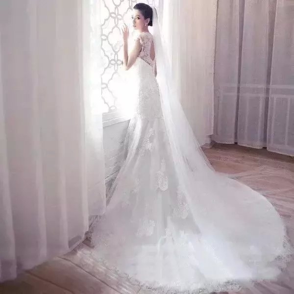 欧式尾拖型婚纱图片