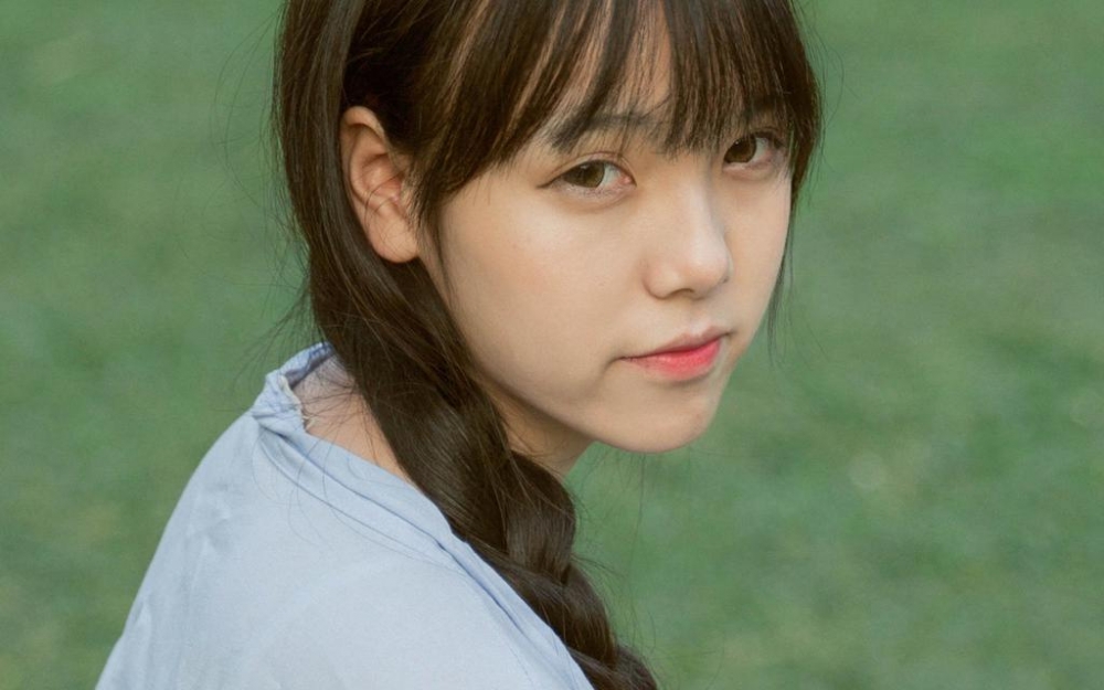 小清新美女文艺风写真壁纸