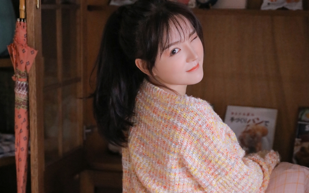 唇红齿白美女写真壁纸图片