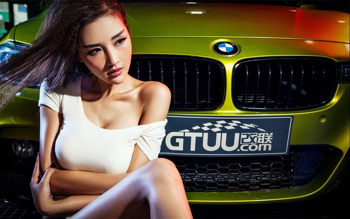 BMW王子与辣模伊彦美女电脑桌面壁纸