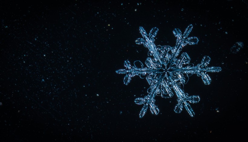 唯美好看的护眼雪花壁纸图片