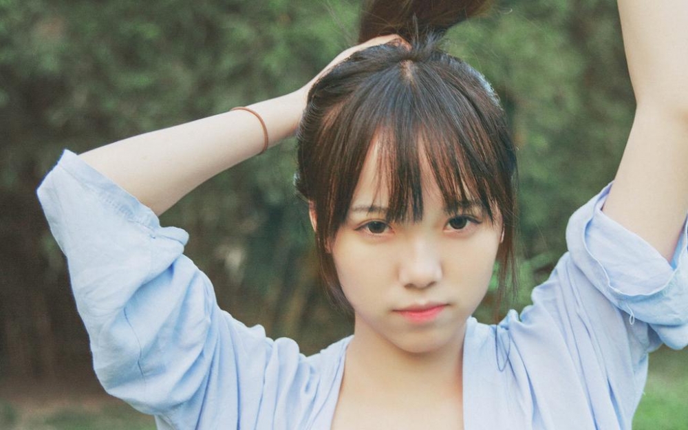 小清新美女文艺风写真壁纸