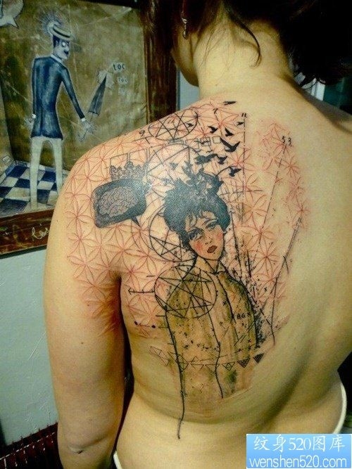 背部之特别风格花格女神纹身图案