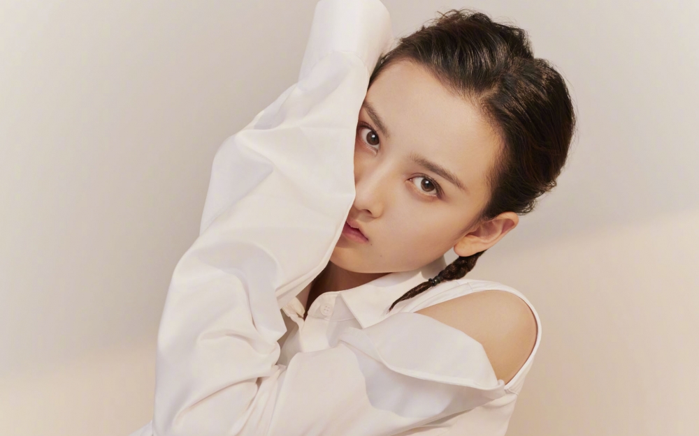 宋祖儿芭莎写真壁纸图片