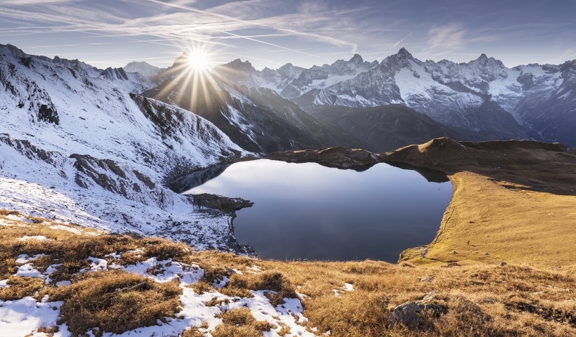 壮观的高山自然风景图片