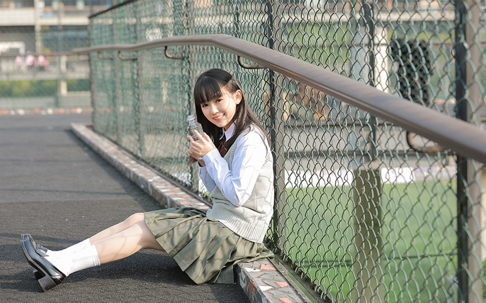 小清新校园美女写真壁纸图片