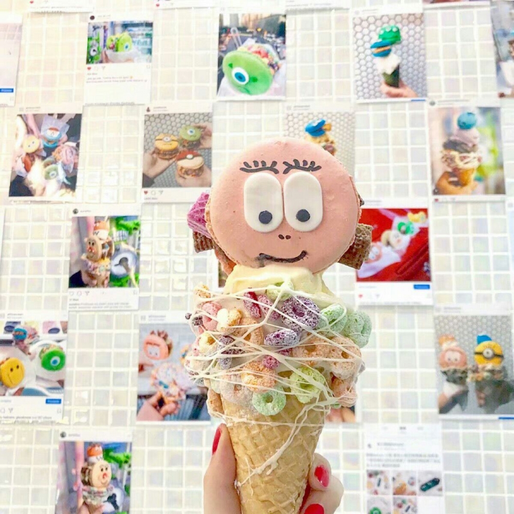 可爱造型的冰淇淋美食图片