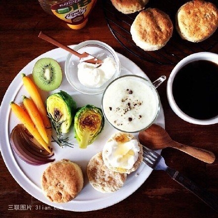 丰盛营养的美食早餐图片