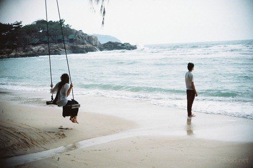 欧美情侣海滩旅拍图片