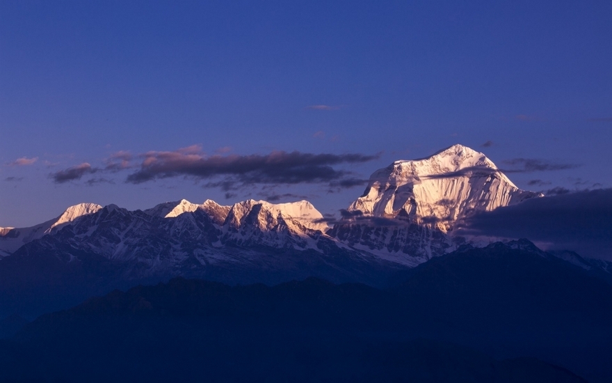 尼泊尔道拉吉里雪峰风景图片