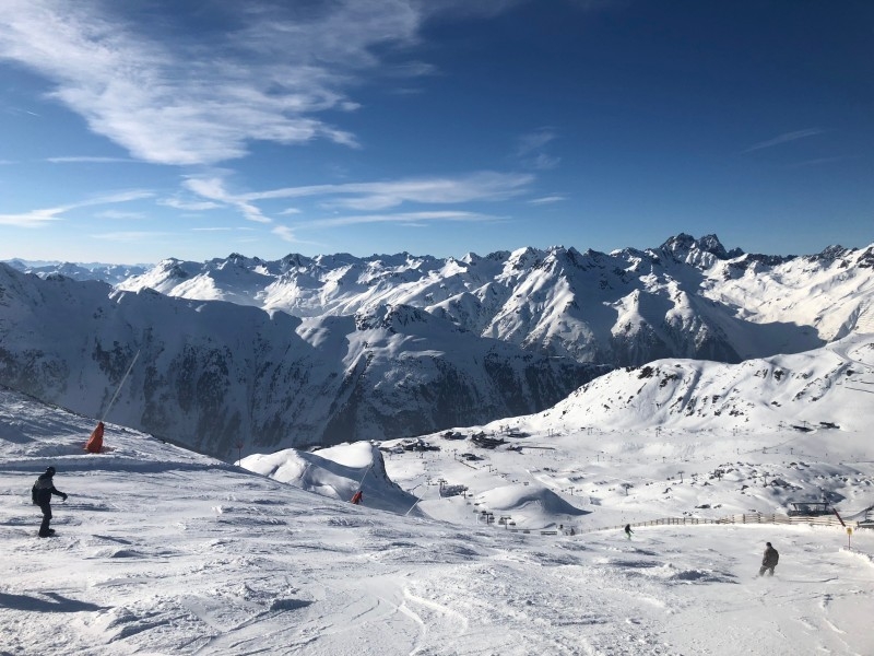 雄威的雪山风景图片