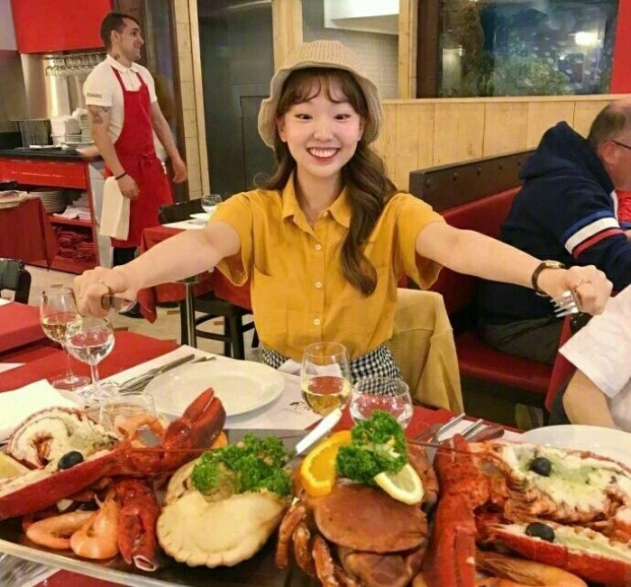 韩式穿搭可爱美女图片