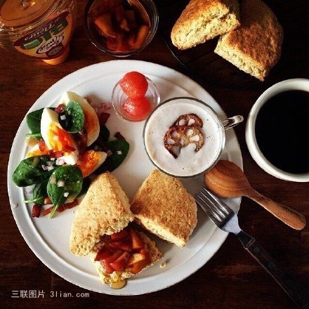 丰盛营养的美食早餐图片