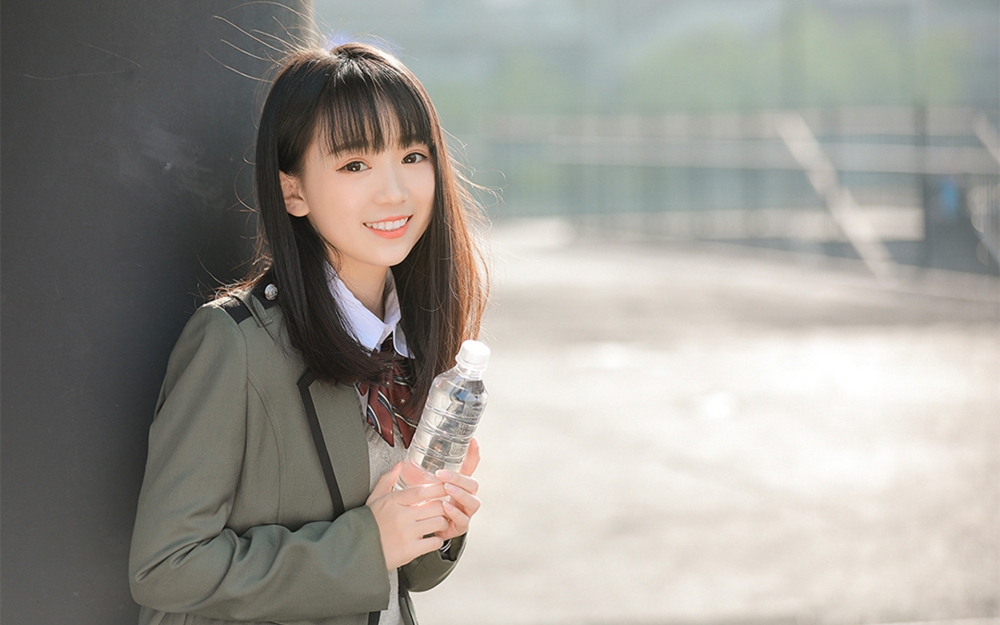 小清新校园美女写真壁纸图片