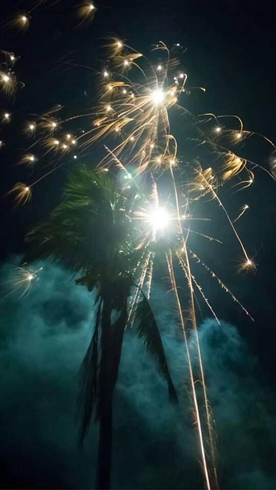 朋友圈的背景烟花手机背景壁纸