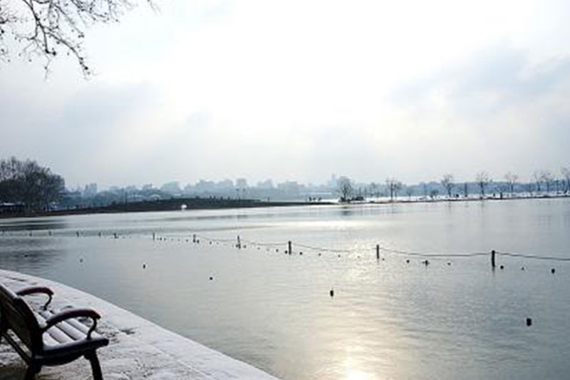 古诗词里的断桥残雪西湖风景图片