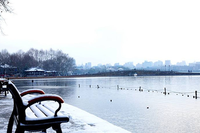 古诗词里的断桥残雪西湖风景图片