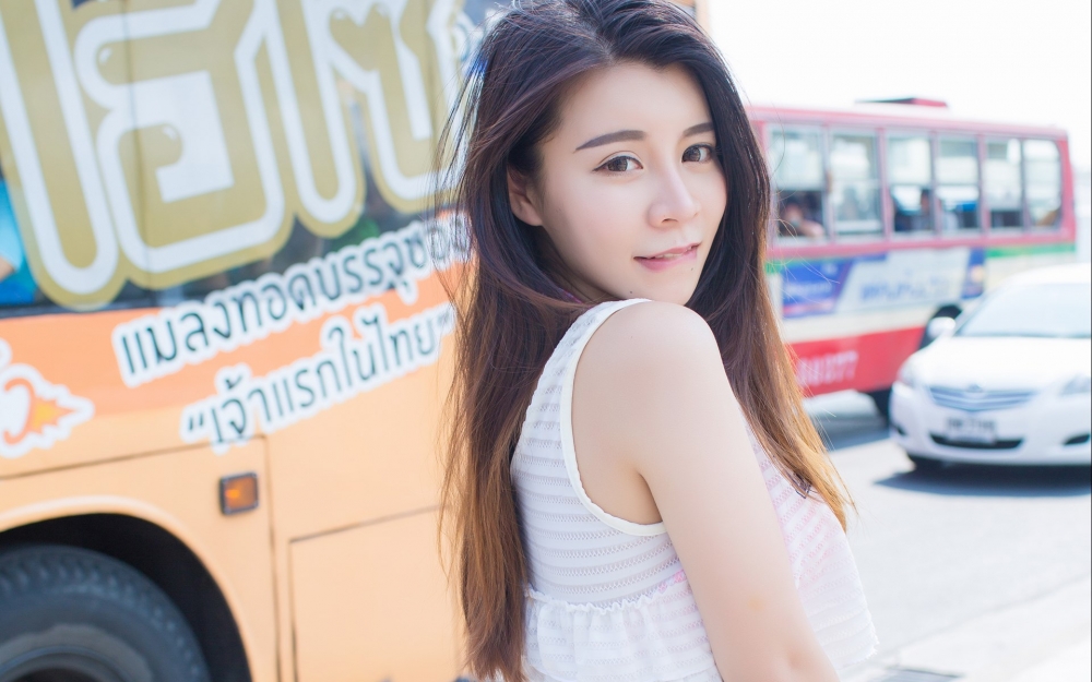 性感美女夏日清凉街拍写真壁纸图片
