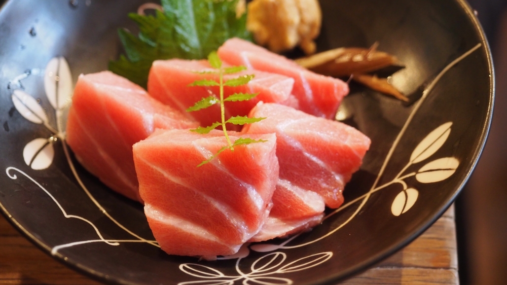 海鲜三文鱼刺身美食图片