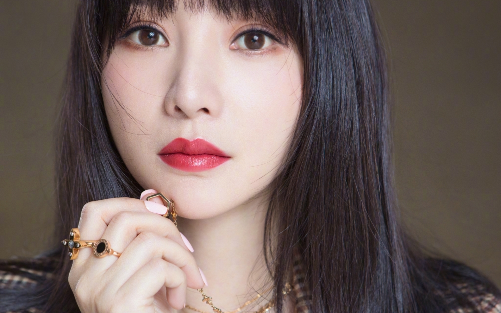 36D性感大波美女柳岩高清写真壁纸图片