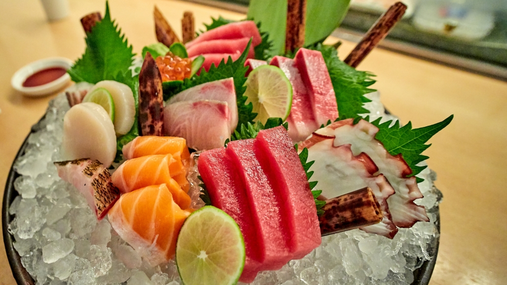 海鲜三文鱼刺身美食图片