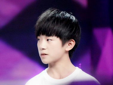 TFBoys易烊千玺儿时写真电脑桌面壁纸图片大全