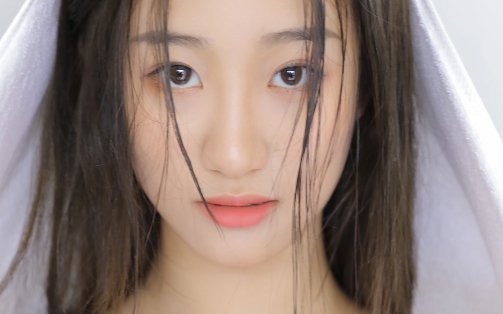 小清新美女连体泳衣唯美写真壁纸图片