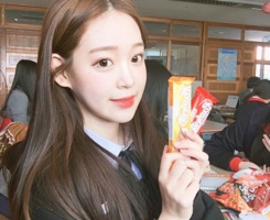 好看的小清新美女头像