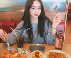 好看的小清新美女头像