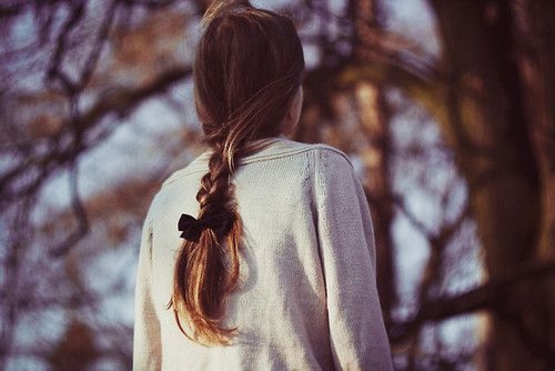 唯美的清纯美少女背影写真意境图片