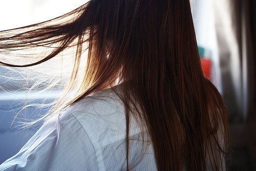 唯美的清纯美少女背影写真意境图片