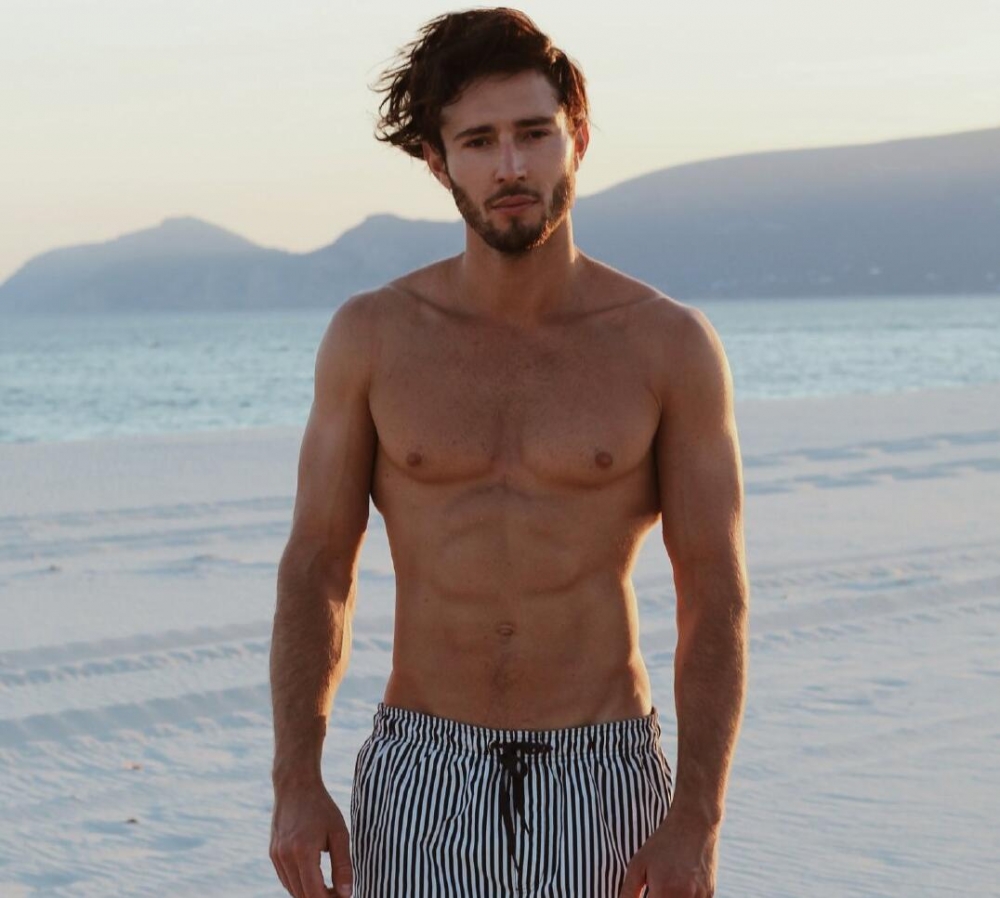 性感欧美男模Matthew Mitchell写真图片