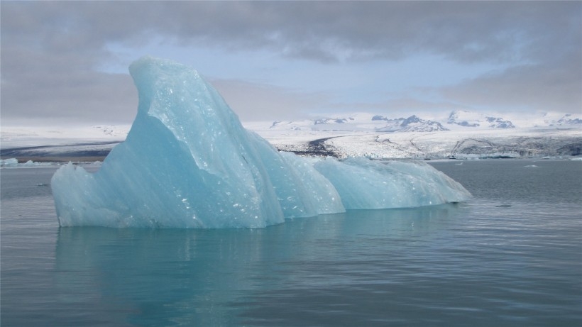 寒冷的冰川自然风景桌面壁纸