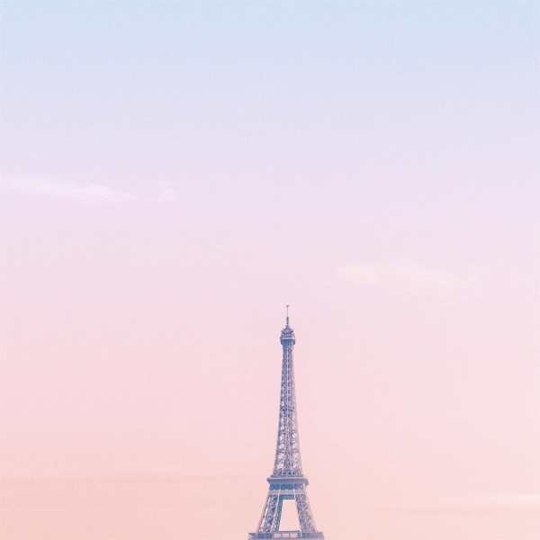粉色背景的法国巴黎埃菲尔铁塔高清手机壁纸图片