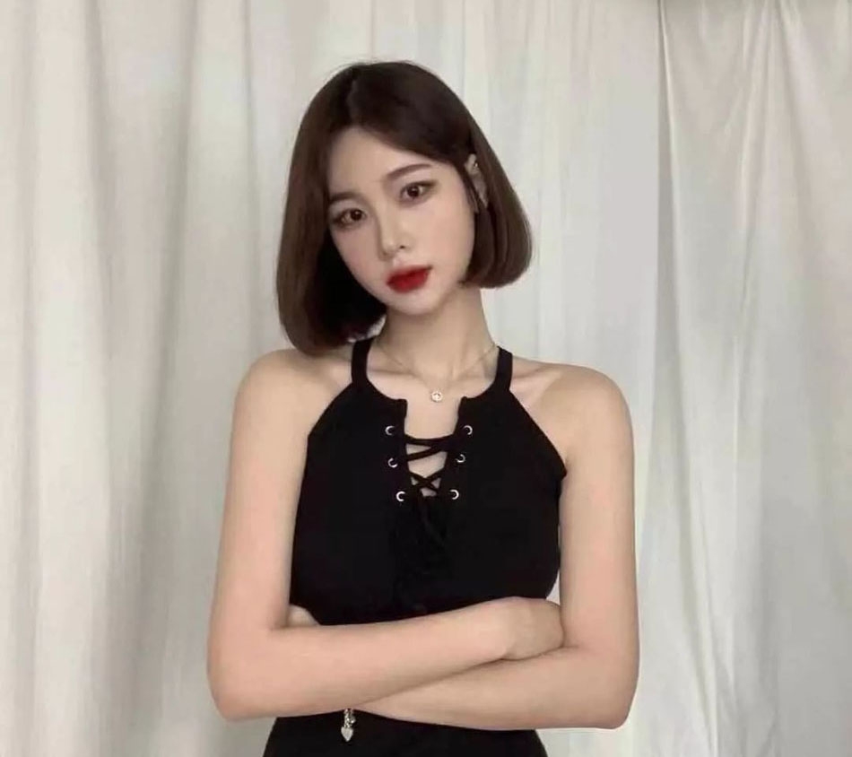 短发脸大的女生适合的发型图片