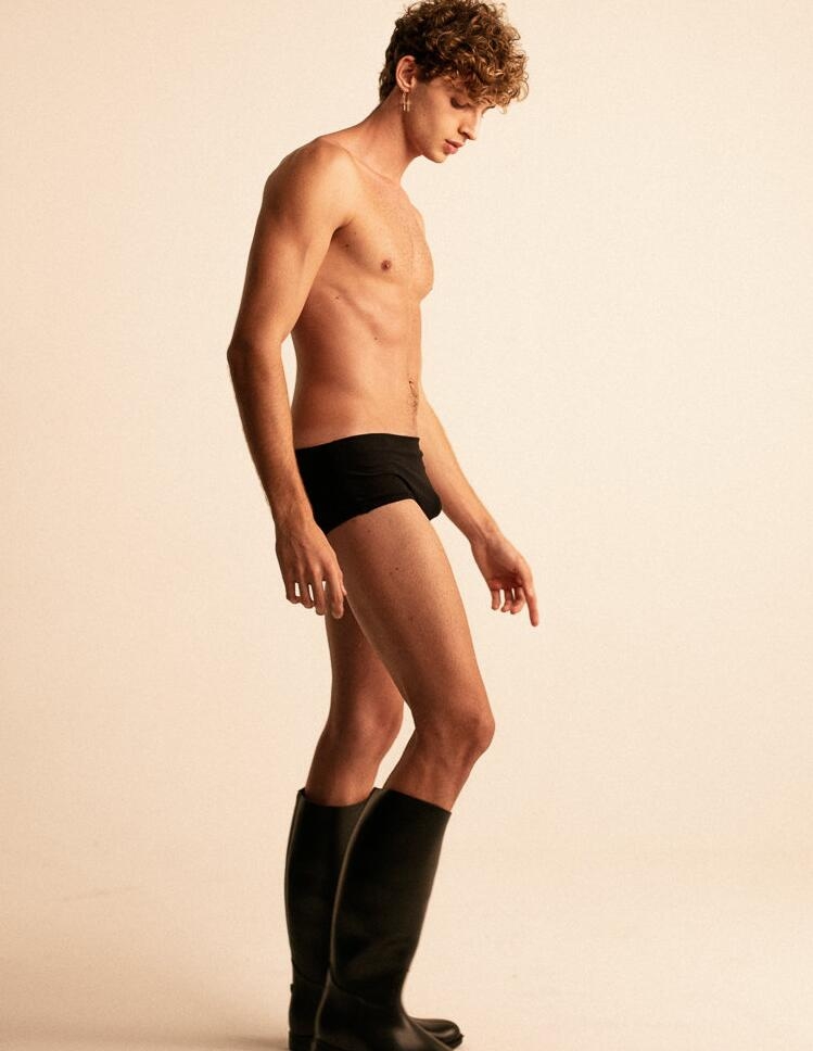 性感欧美男模Carlos San Juan写真图片