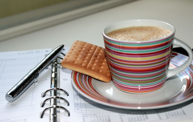 下午茶咖啡和饼干美食图片