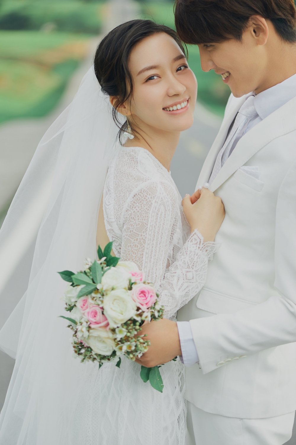 小清新日系风格的夫妻旅拍大自然婚纱摄影图片