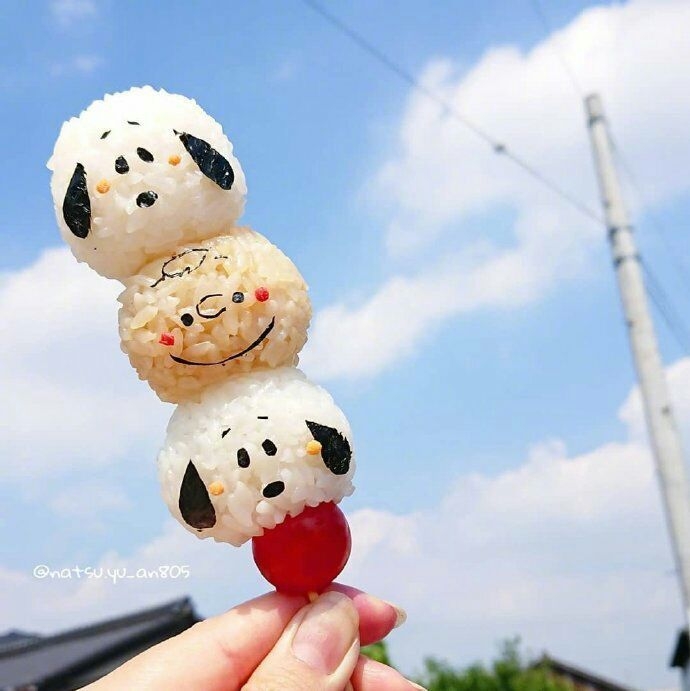 超级可爱卡通形状的饭团串串美食图片