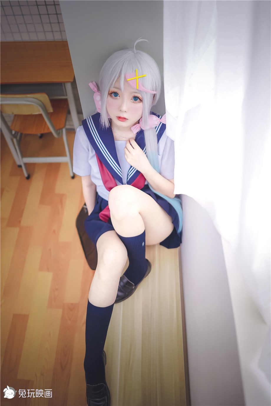长发jk制服萌妹教室玩cos日系大胆摄影写真图片