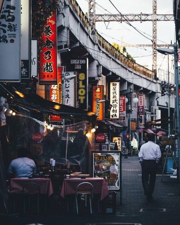 日系小清新伤感意境街景图片